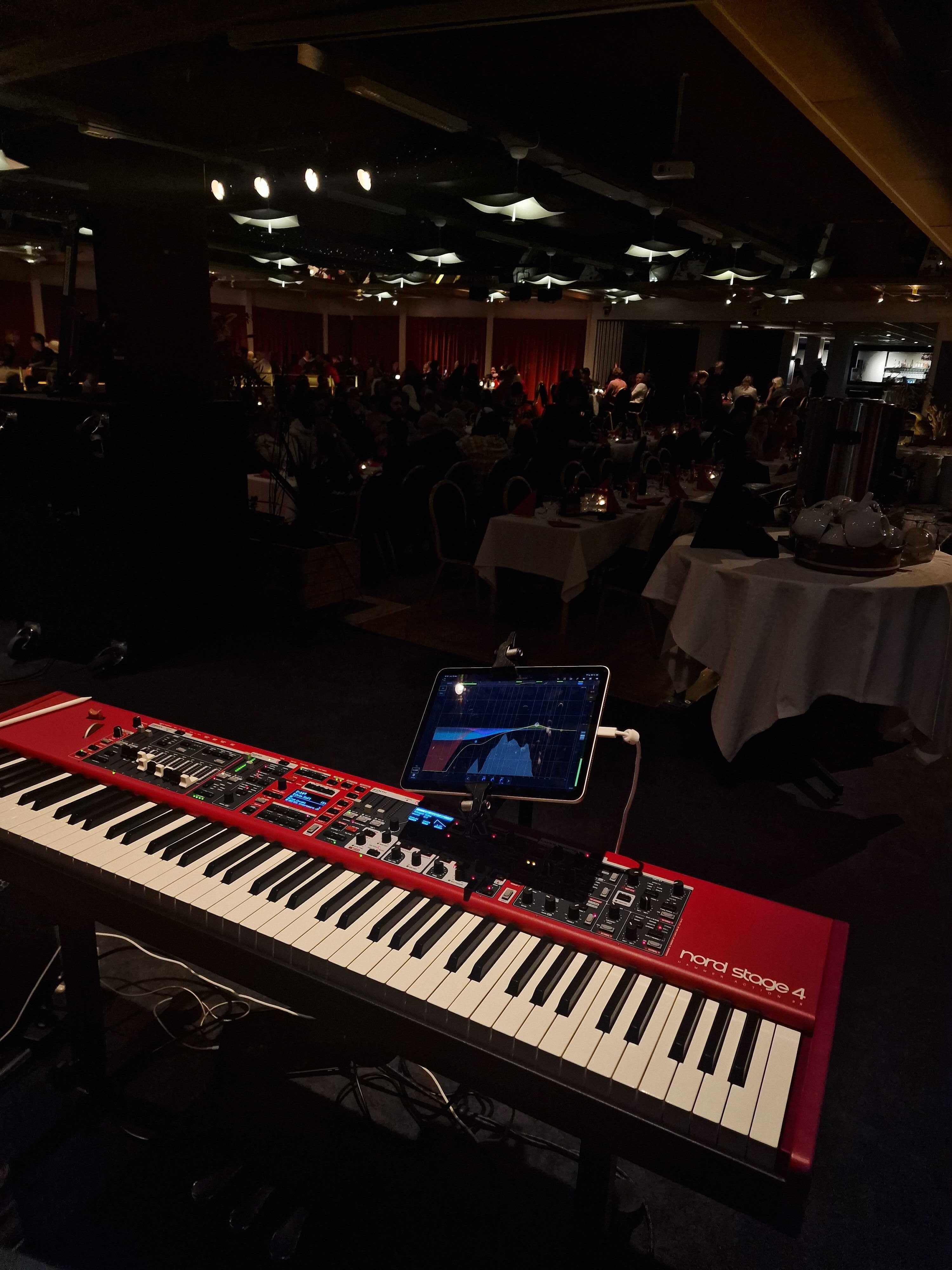 Cocktail Piano at Christmas Dinner
